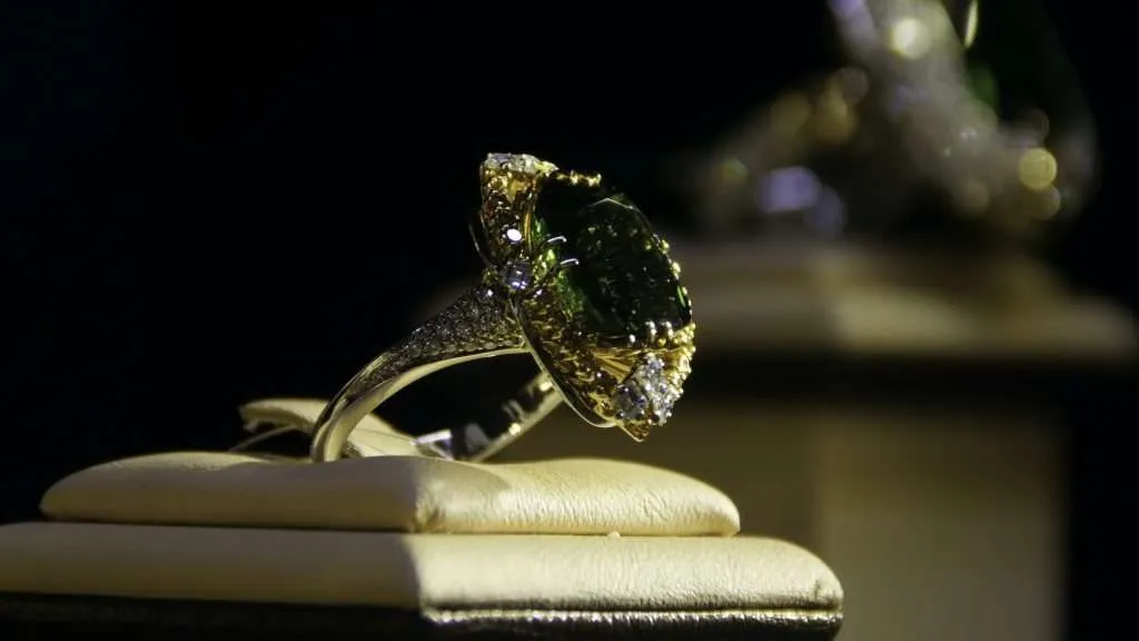 Protect your precious jewelry with fine jewelry insurance. We have access to 20+ personal insurance carriers.